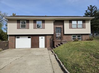 437 N 82nd Ter, Kansas City, KS 66112