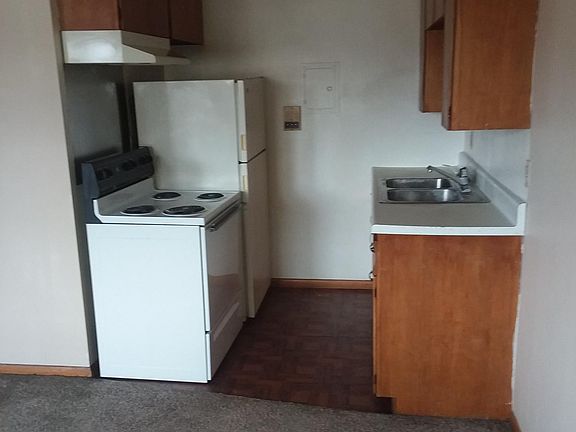 2nd image of 2700 Plymouth Ave N APT 21
