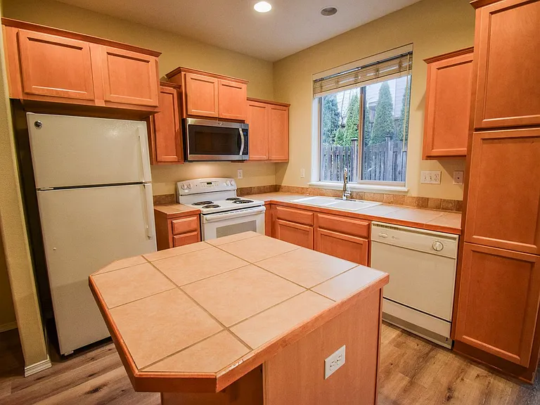17461 SW Rose Petal Ln — Photo 7