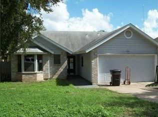 106 S Mockingbird Cir, Cedar Creek, TX 78612