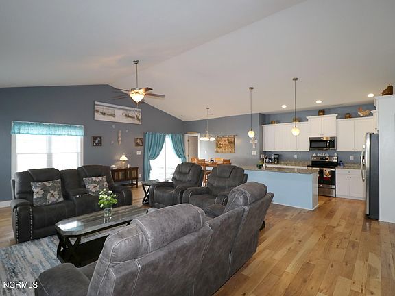 5th image of 195 Garland Shores Dr