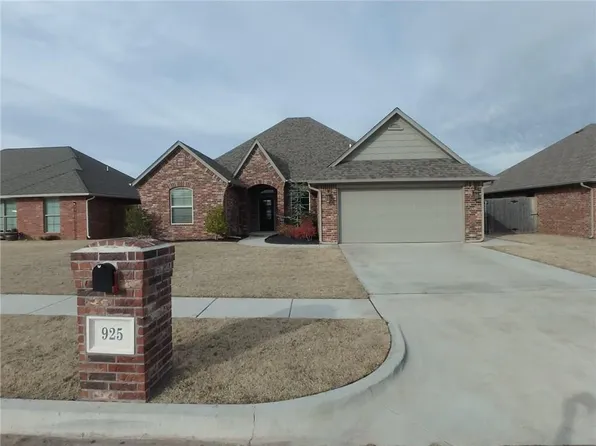 925 SE 14th St, Moore, OK 73160