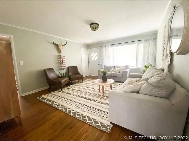 7107 E 9th St — Photo 3