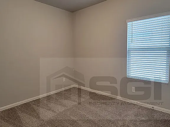 3 bed, 1478 sqft, $2,400 — Photo 2