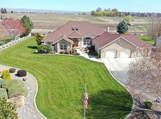 1864 Scoon Rd, Sunnyside, WA 98944