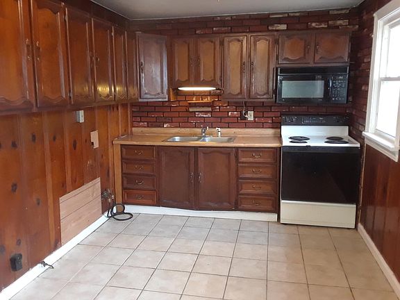 3rd image of 9515 Miriam Ave