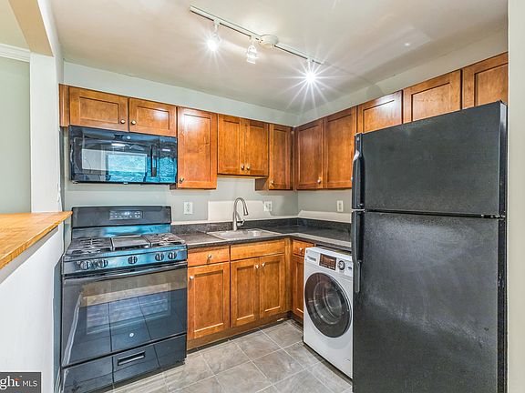 4th image of 3105 Naylor Rd SE APT 304