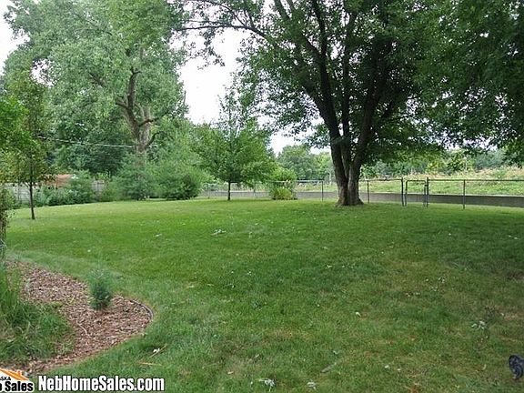 4th image of 8025 E Avon Ln