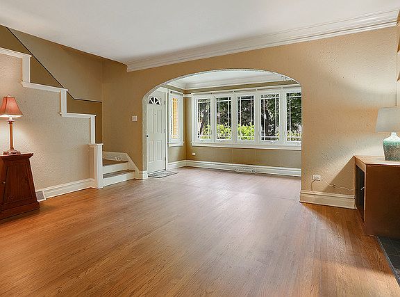 5th image of 1177 S Elmwood Ave