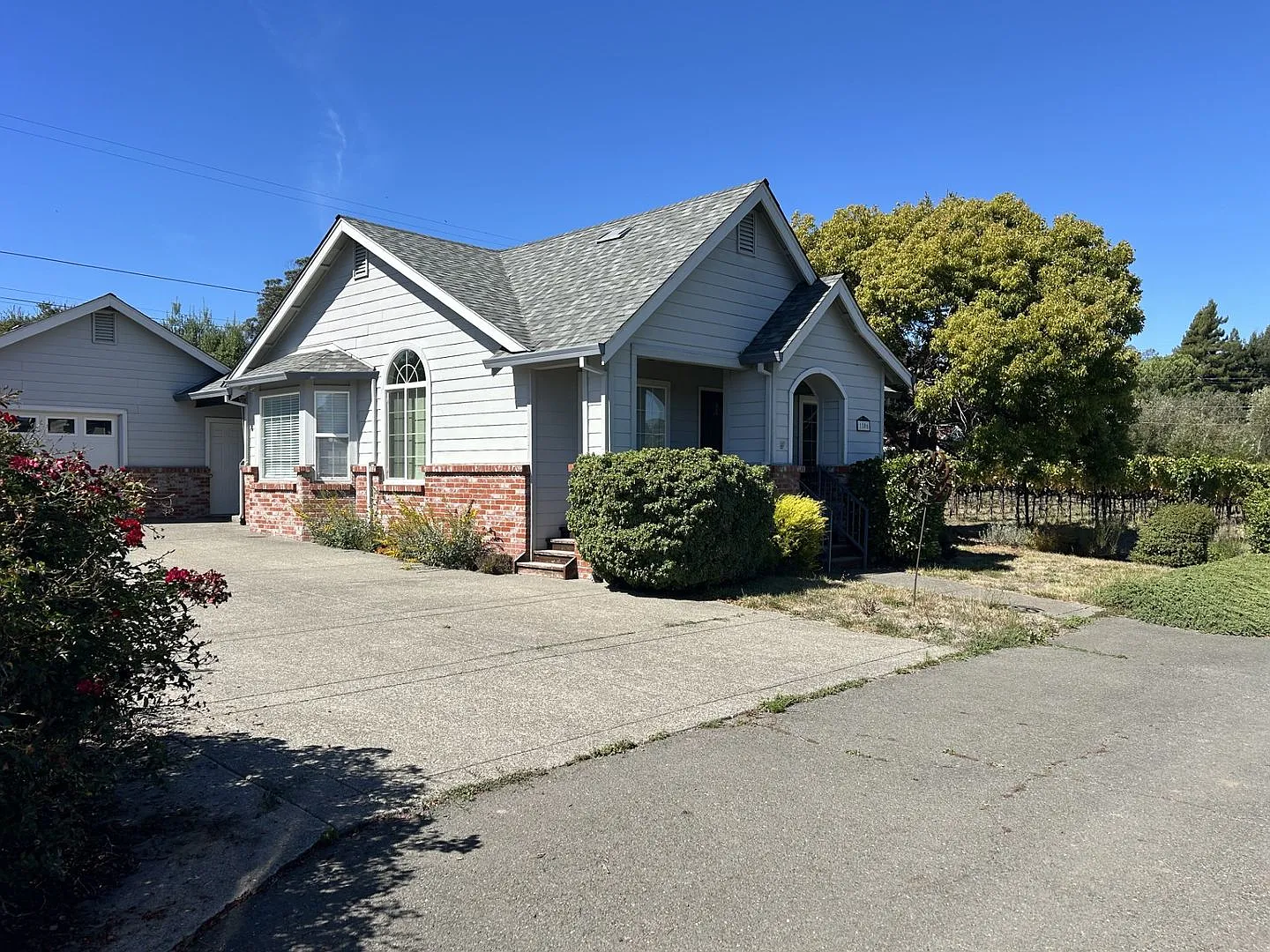 Beautiful Serene 2 Bedroom, 1 Bath Home — Photo 3