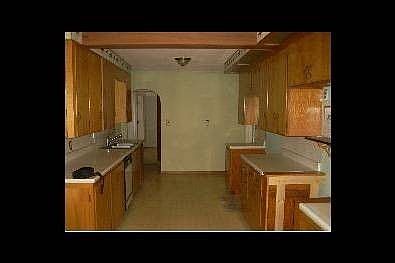 4th image of 1146 Kelley Ave