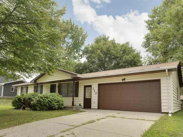 112 Celeste St, Hudson, IA 50643