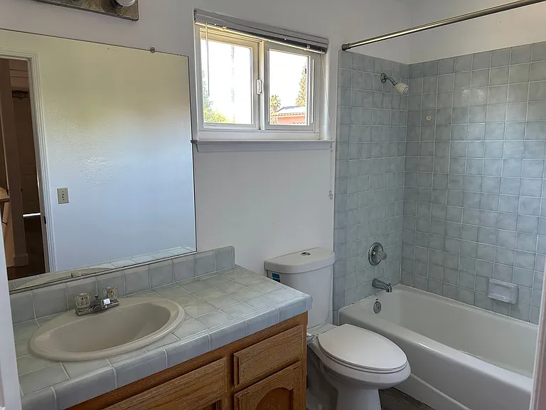 2170 Bel Air Pl — Photo 13