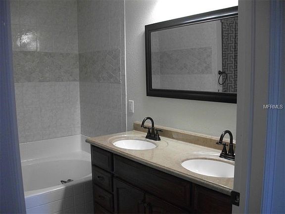 5th image of 1406 Woodcrest Ln