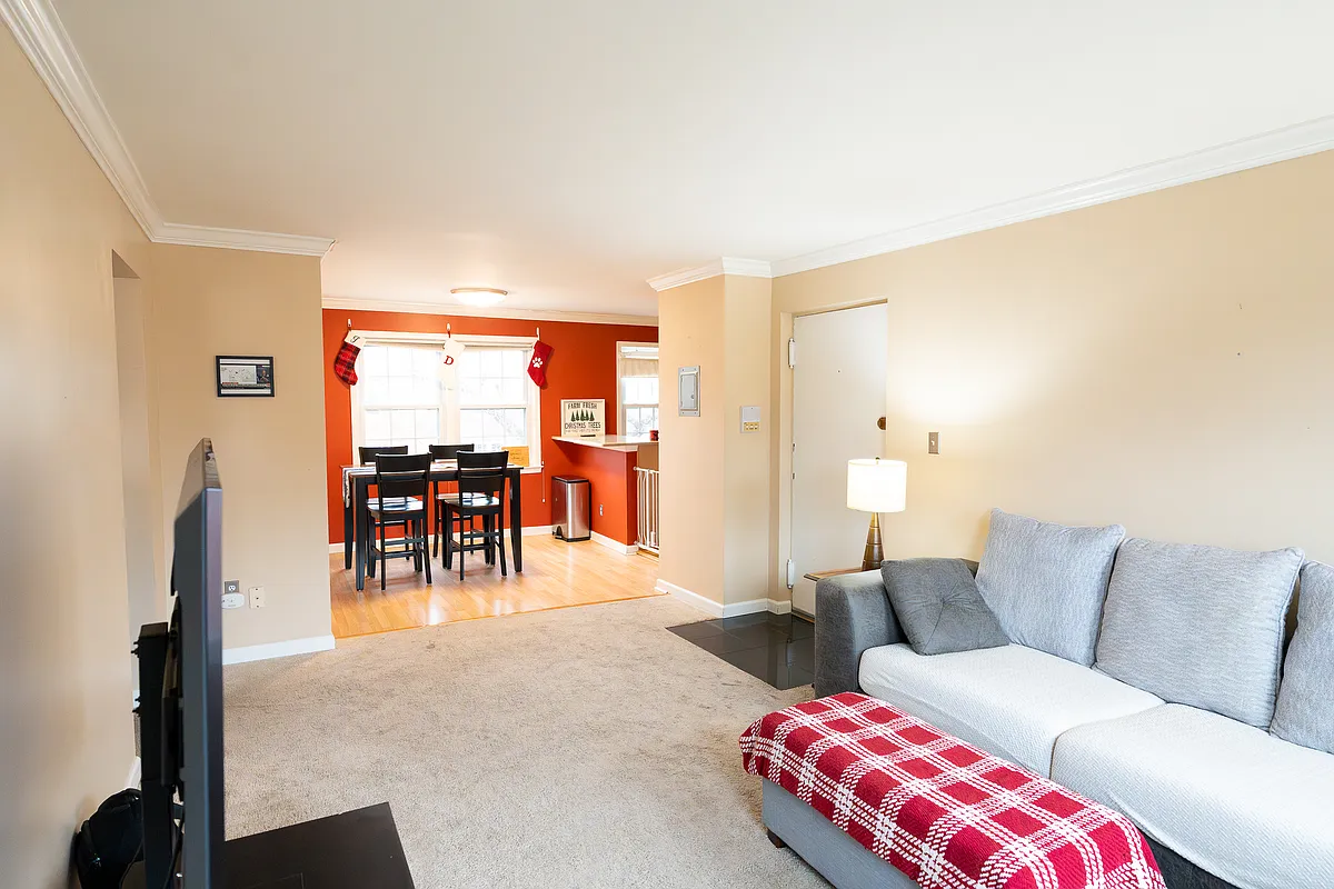 Living Room and Dining Room - 6612 Boulevard Vw #C1