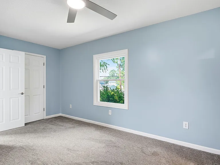 720 Hurd Ave — Photo 7