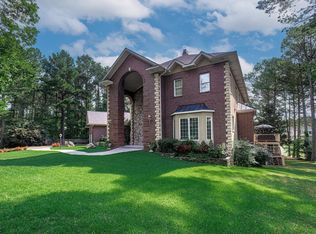 12 Loyola Ln, Hot Springs Village, AR 71909