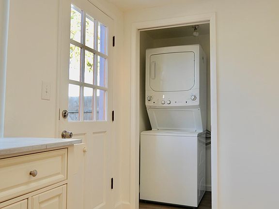 5th image of 2684 Wallace St