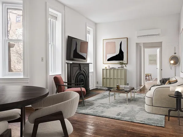 111 W 11th St APT 3RW, New York, NY 10011