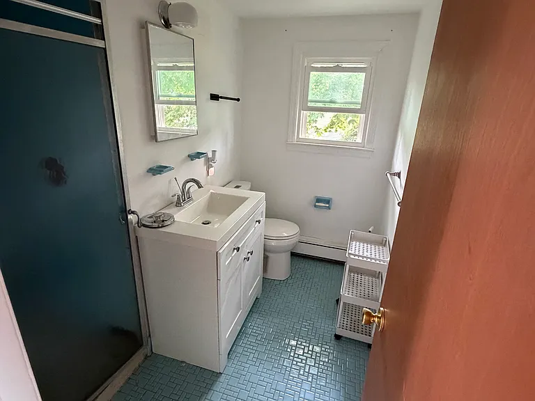 44 Pine Tree Dr — Photo 10