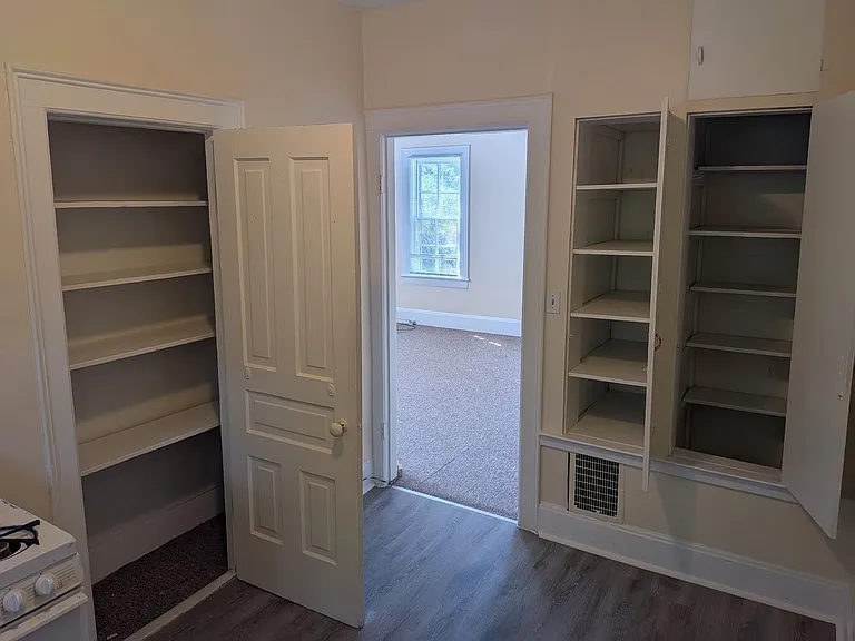 714 W Madison St — Photo 10