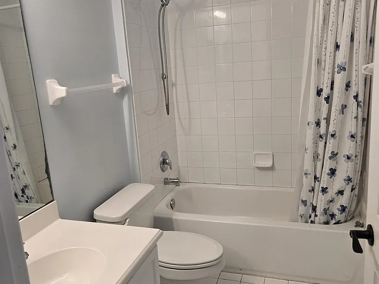 4261 E Main St — Photo 8