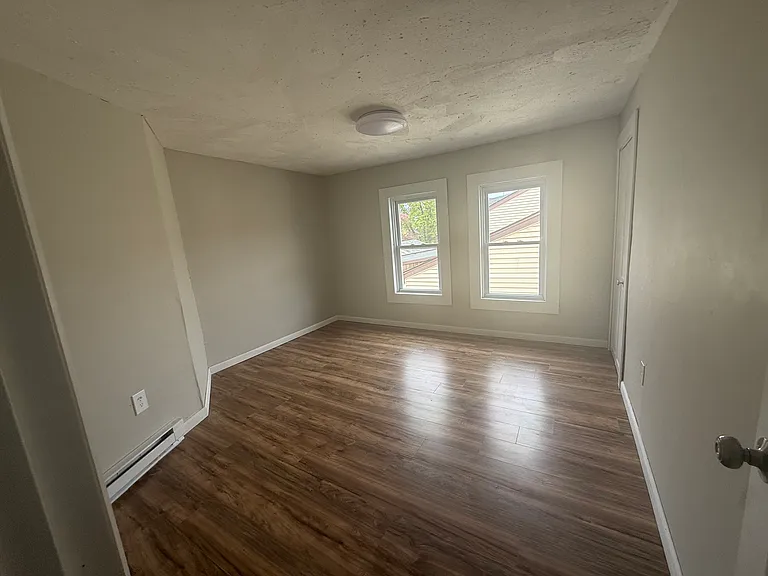 131 W Line St — Photo 26