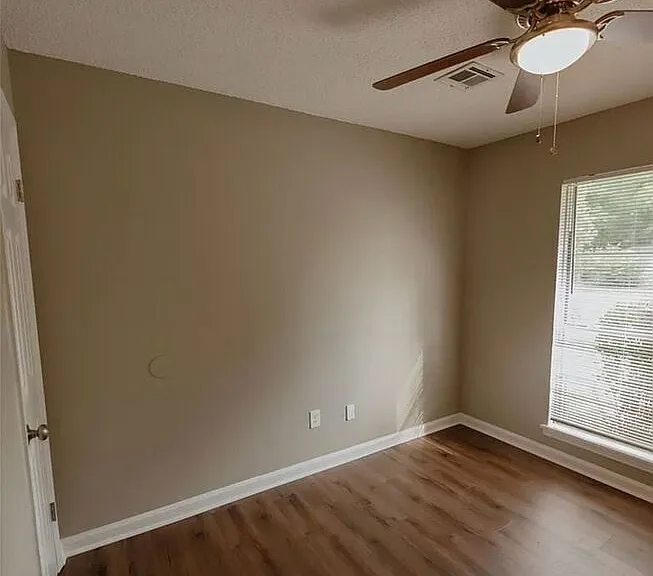 6107 Gladstone Dr — Photo 16