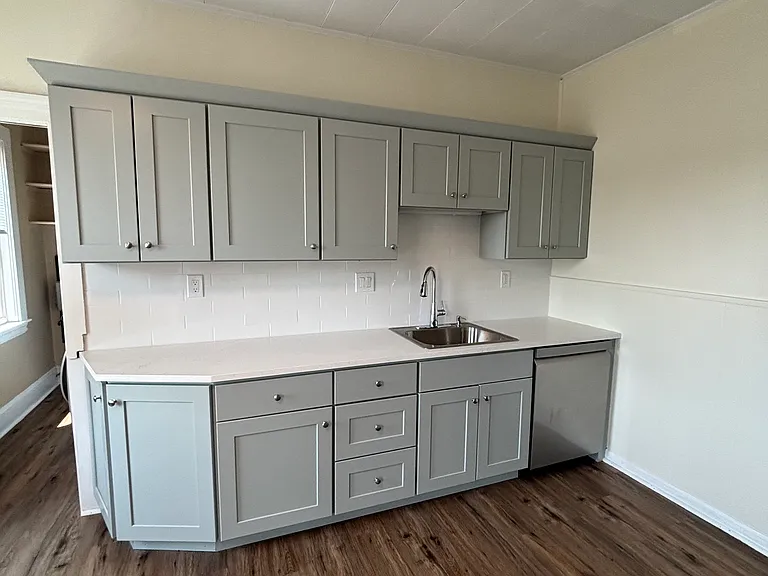 10 Davis St #2 — Photo 1