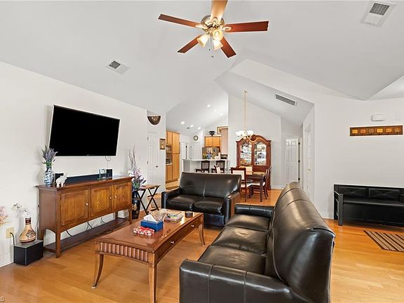5th image of 23 Pitlockry Pl