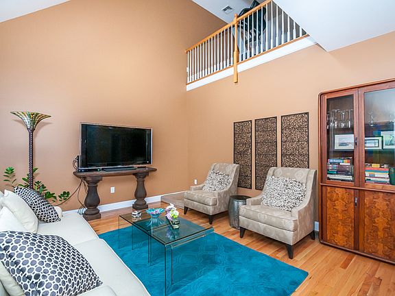 3rd image of 65 Woodland Park Dr