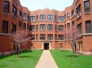 1118 W Pratt Blvd #3, Chicago, IL 60626