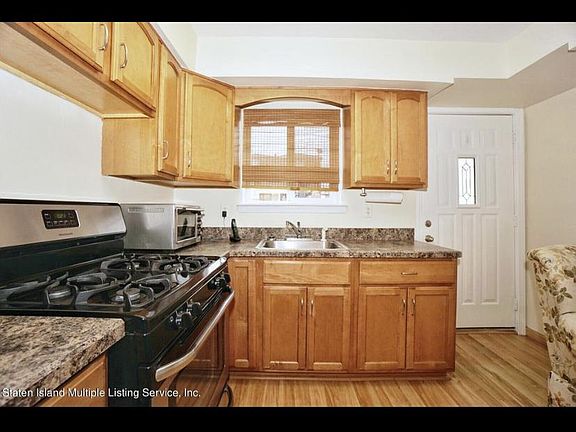 2nd image of 102 Goller Pl #1