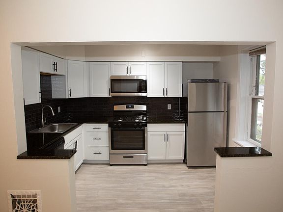 3rd image of 5058 Oleatha Ave #5056