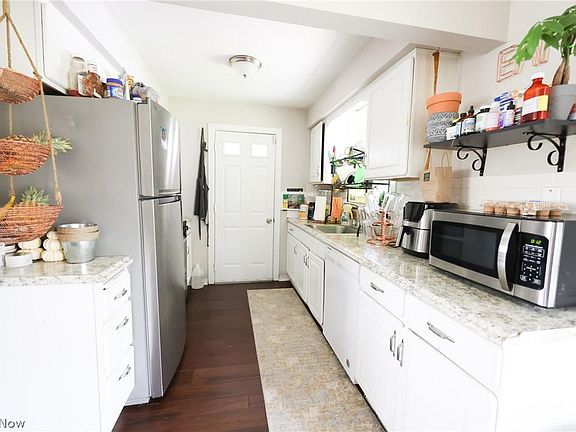 5th image of 5574 Vickie Ln