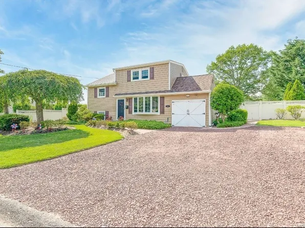 181 Adams Street, East Islip, NY 11730