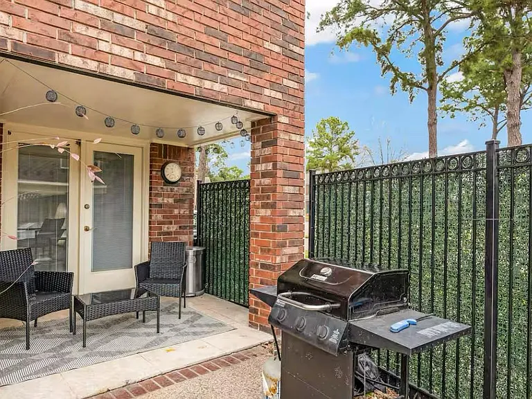 7606 Magnolia Shadows Ln — Photo 25