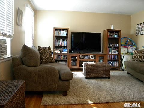 4th image of 10 Edwards St APT 3F