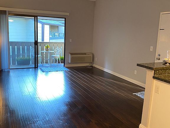 Spacious living room