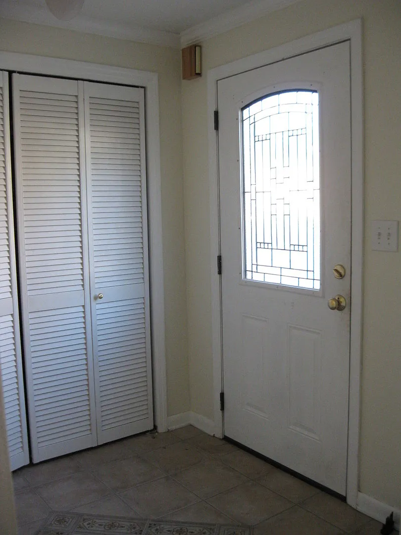Lovely 2 BR home with Bonus Room — Photo 2