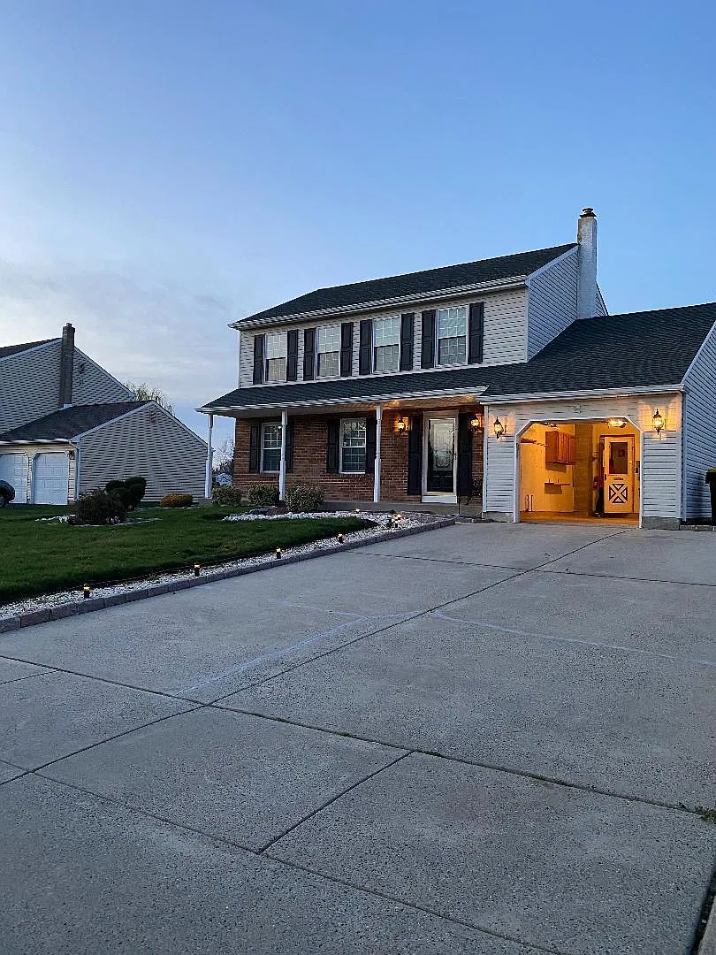 3 bed, 1.5 bath, 1680 sqft, $3,395 — Photo 1