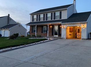 2440 Barnsleigh Dr #1, Bensalem, PA 19020