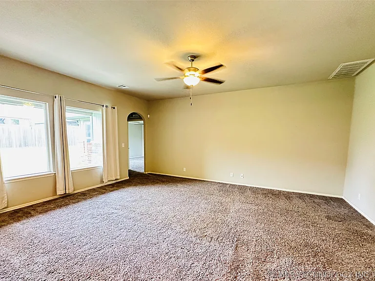 7316 S Joshua Ave — Photo 10