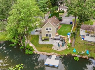 10 E Shore Trl, Franklin, NJ