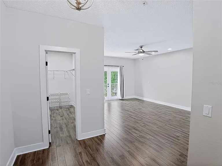 2233R E Kaley Ave #6 — Photo 10