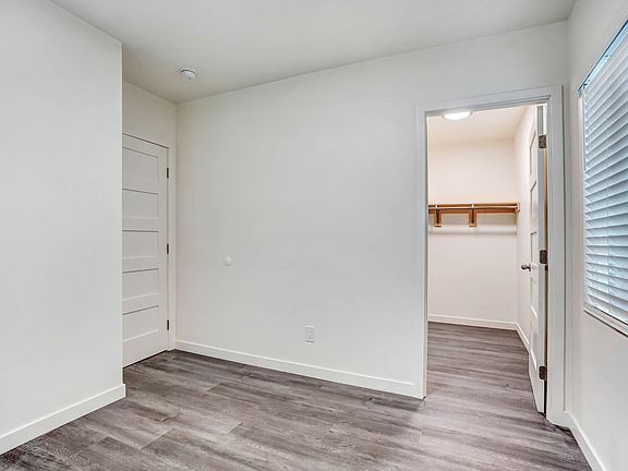 2nd image of 2143-2147 Everett Ave #2143