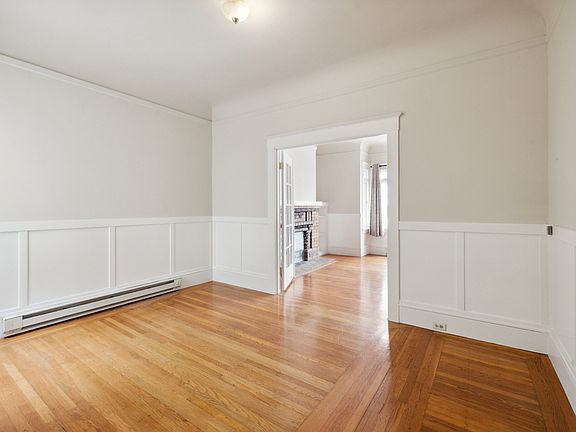 4th image of 857 Lombard St