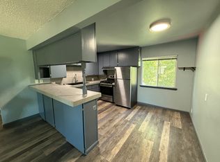 305 Pleasant St #A, Roseville, CA 95678