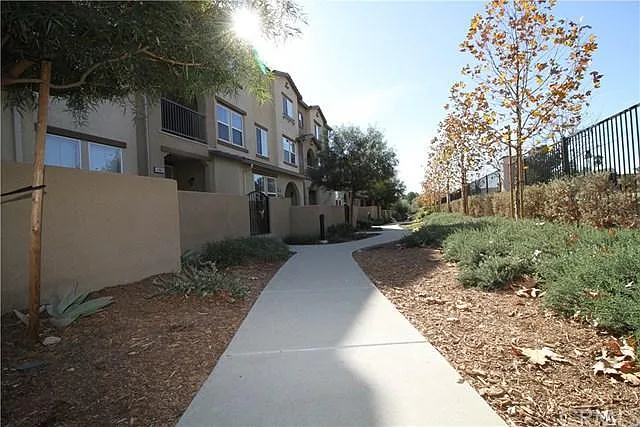 40879 Belleray Ave — Photo 3