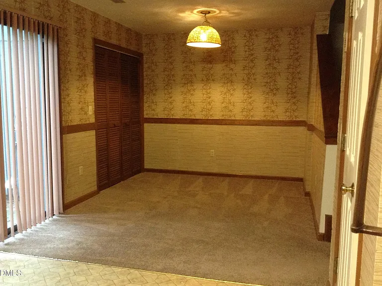 4302 Hunters Club Dr — Photo 2